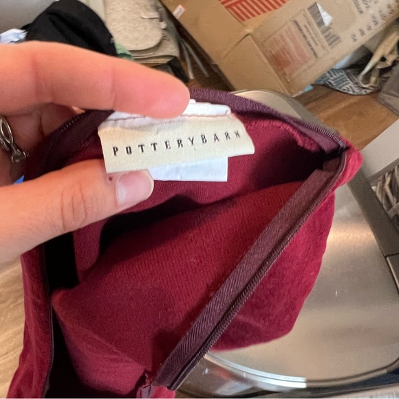 Pottery barn 18x18 pillow with insert, red velvet - Picture 5 of 5